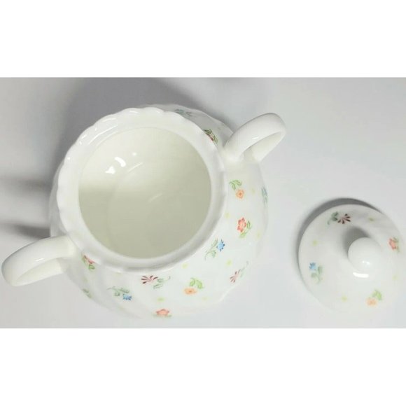 Vintage Wedgwood Sugar Bowl W Lid Cascade Pattern Floral Flowers Spring Blooming - Picture 5 of 7